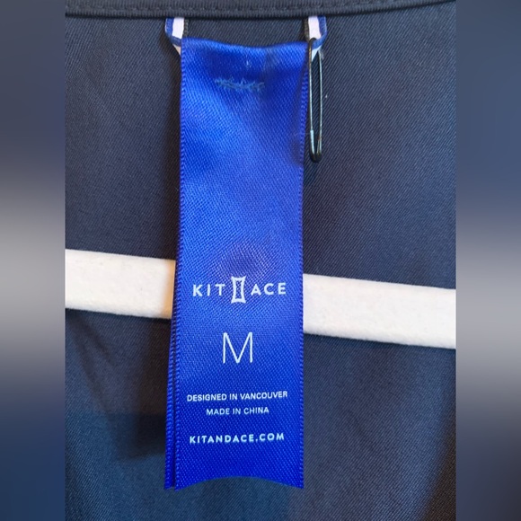 Kit & Ace wrap dress. Size M. Navy blue. Like new condition. Beautiful! - Picture 2 of 4